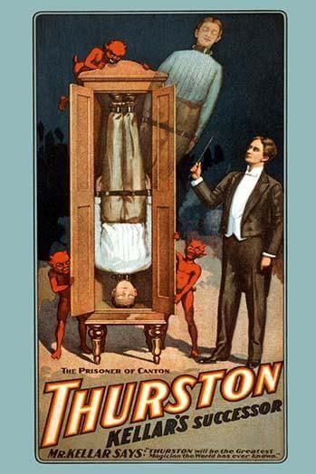 ★ Collection privée des affiches de spectacles de magie ★ fred ericksen - magicien lyon - mentaliste lyon ★ #cards #cardmagic #cardtricks #cardtrick #cardporn #playingcards #collector #magician #followus #artist #affiches #affichesmagie #affichespectacle