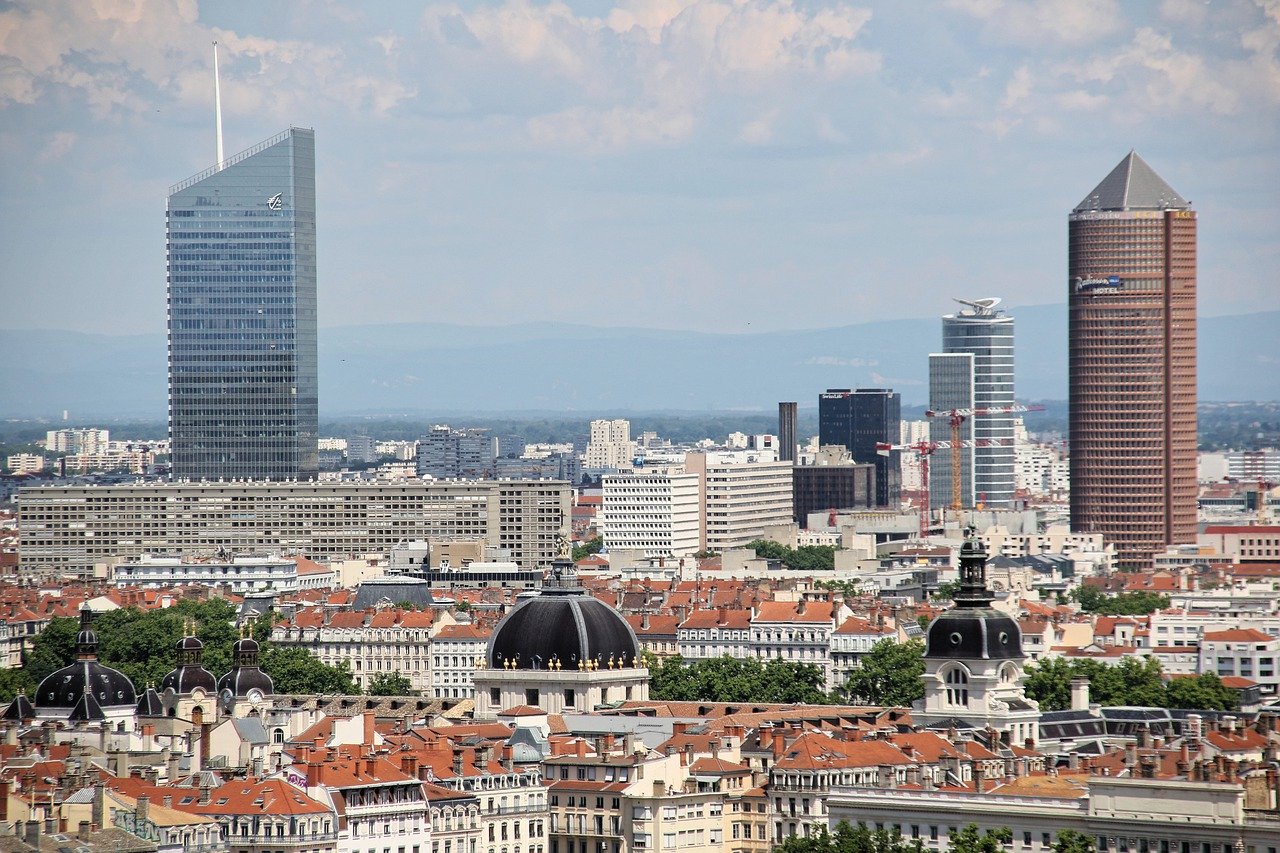 magicien mentaliste sur les scènes ouvertes à lyon place des terreaux