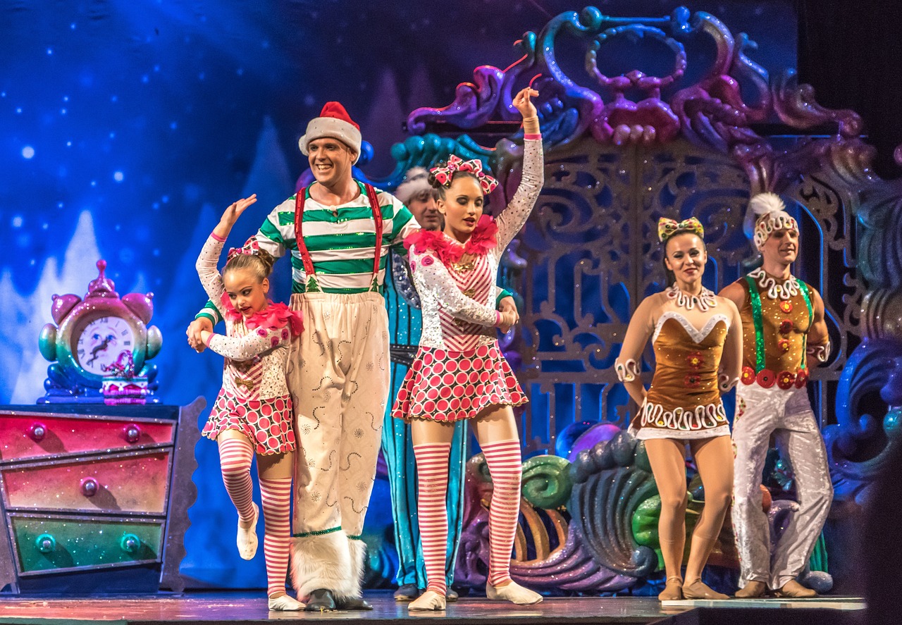 Votre arbre de Noel à {01-69-71-42-} - spectacle enfant - animation enfant - spectacles pour enfants - spectacle de noel