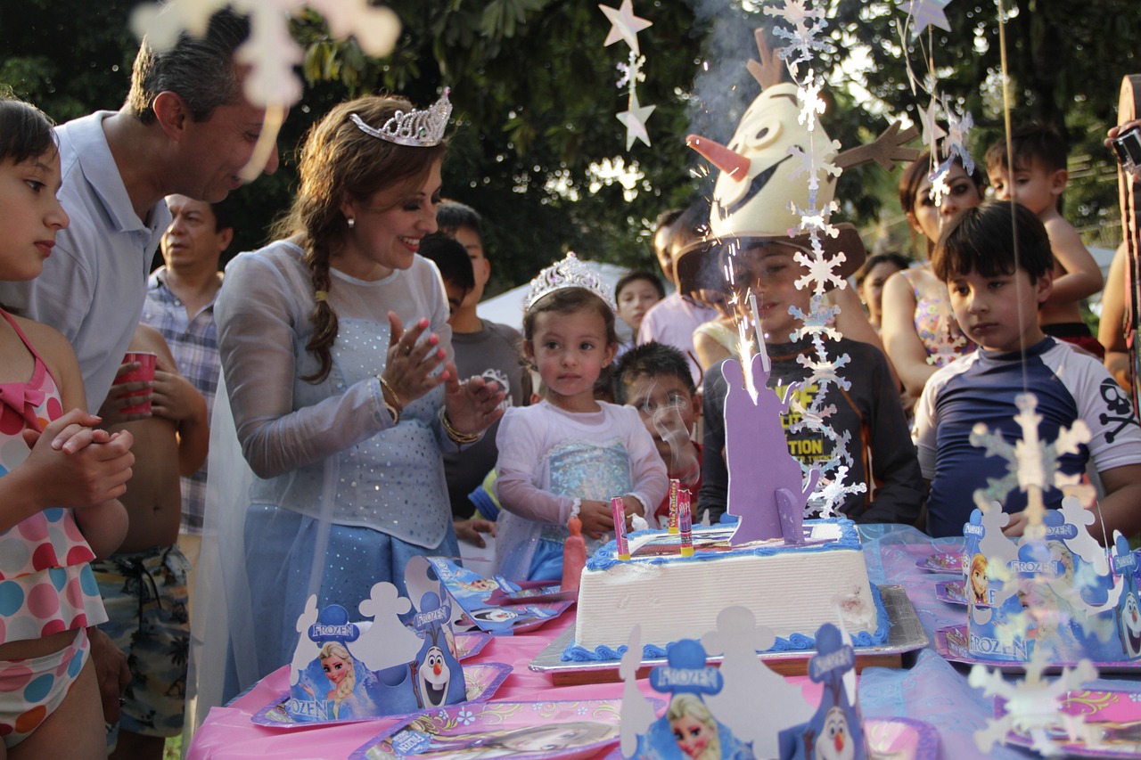 anniversaire enfant à Château-Gaillard (01500) - magicien à domicile pour anniversaire, animation anniversaire enfant, anniversaire enfant, magicien pour anniversaire enfant